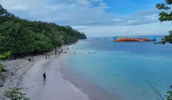 Pasir-Putih-Pangandaran-1-600x320
